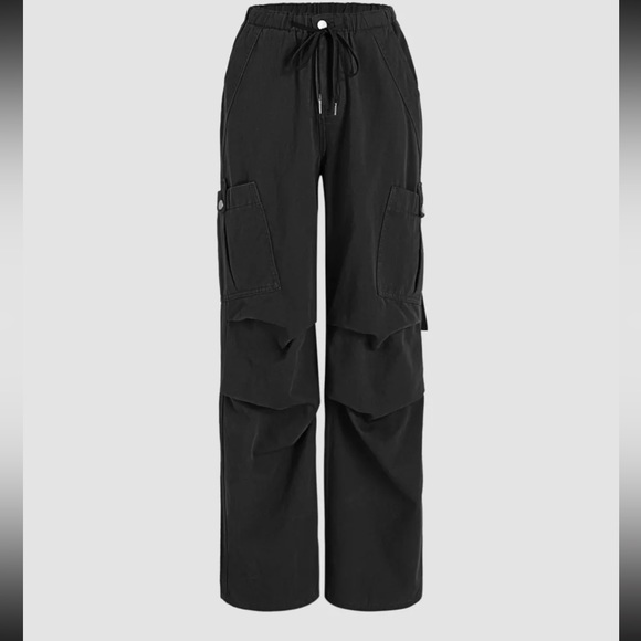 Pants - Elastic Waist High Rise Cargo Pants